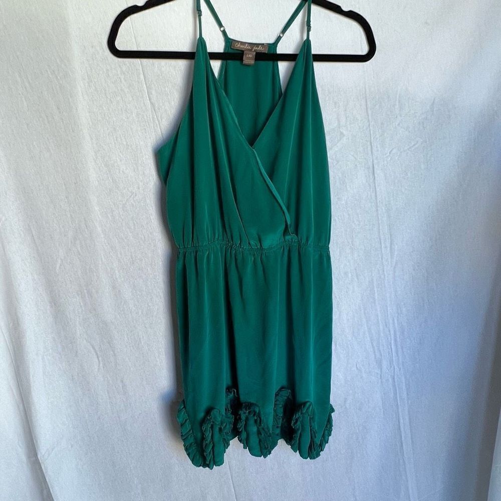 Charlie Jade Women's Green V-Neck Ruffled Hem Mini Dress Size Large